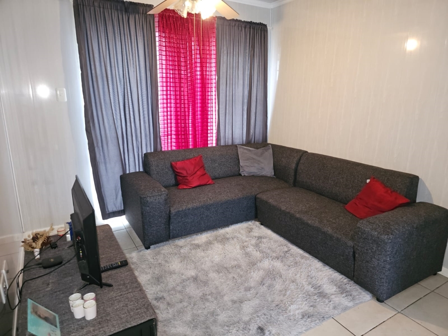 2 Bedroom Property for Sale in Stellendale Western Cape